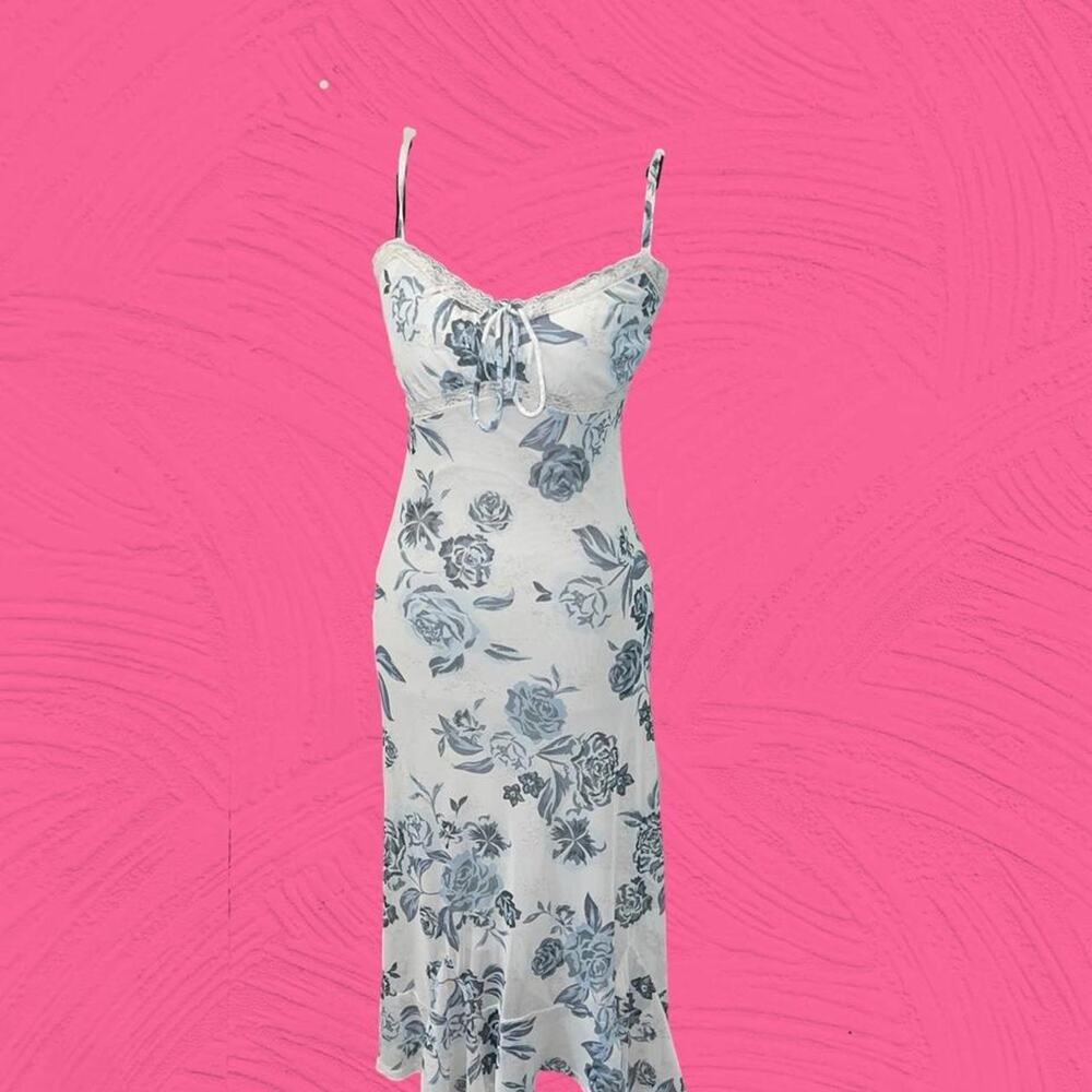 Planet Heart Grey Rose Print